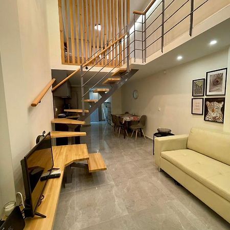 Minimal Two-Floor Apartment 塞萨洛尼基 外观 照片