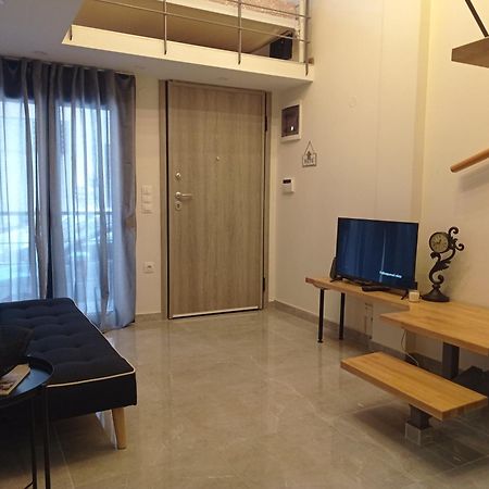 Minimal Two-Floor Apartment 塞萨洛尼基 外观 照片