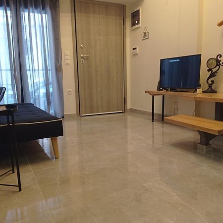 Minimal Two-Floor Apartment 塞萨洛尼基 外观 照片