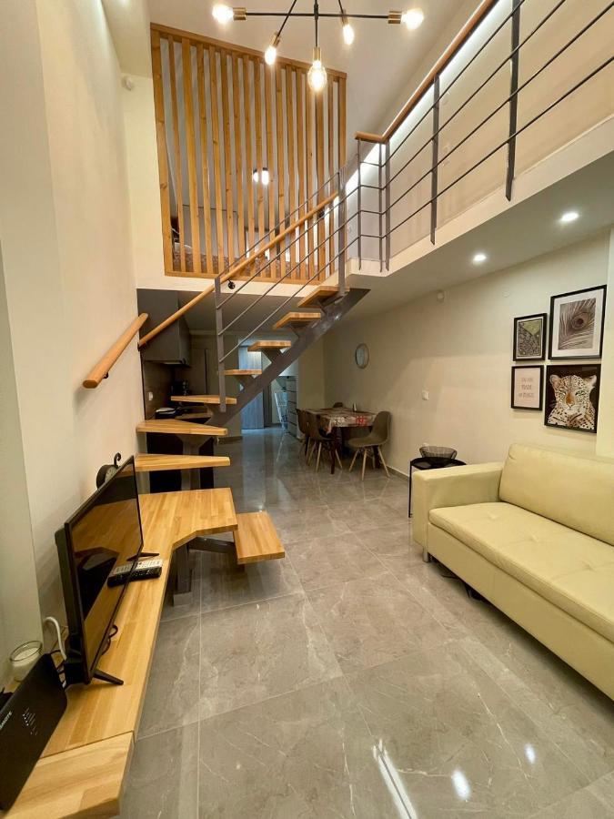 Minimal Two-Floor Apartment 塞萨洛尼基 外观 照片