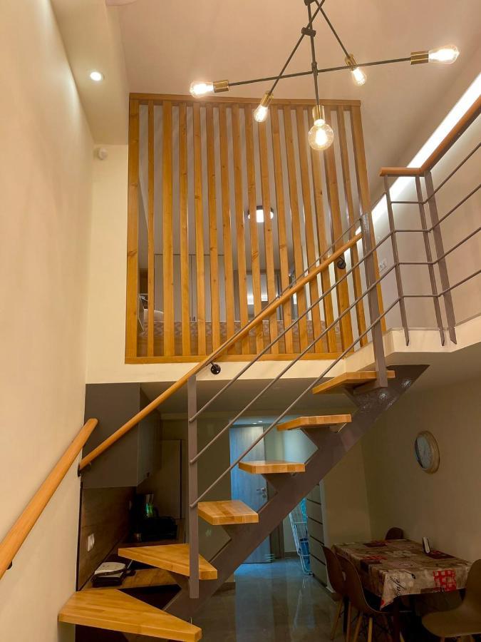 Minimal Two-Floor Apartment 塞萨洛尼基 外观 照片