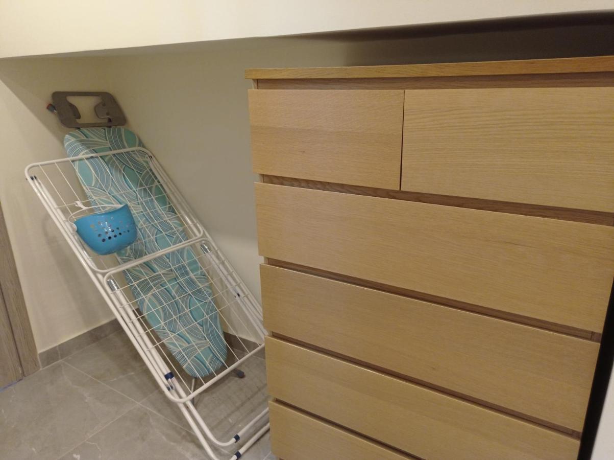 Minimal Two-Floor Apartment 塞萨洛尼基 外观 照片