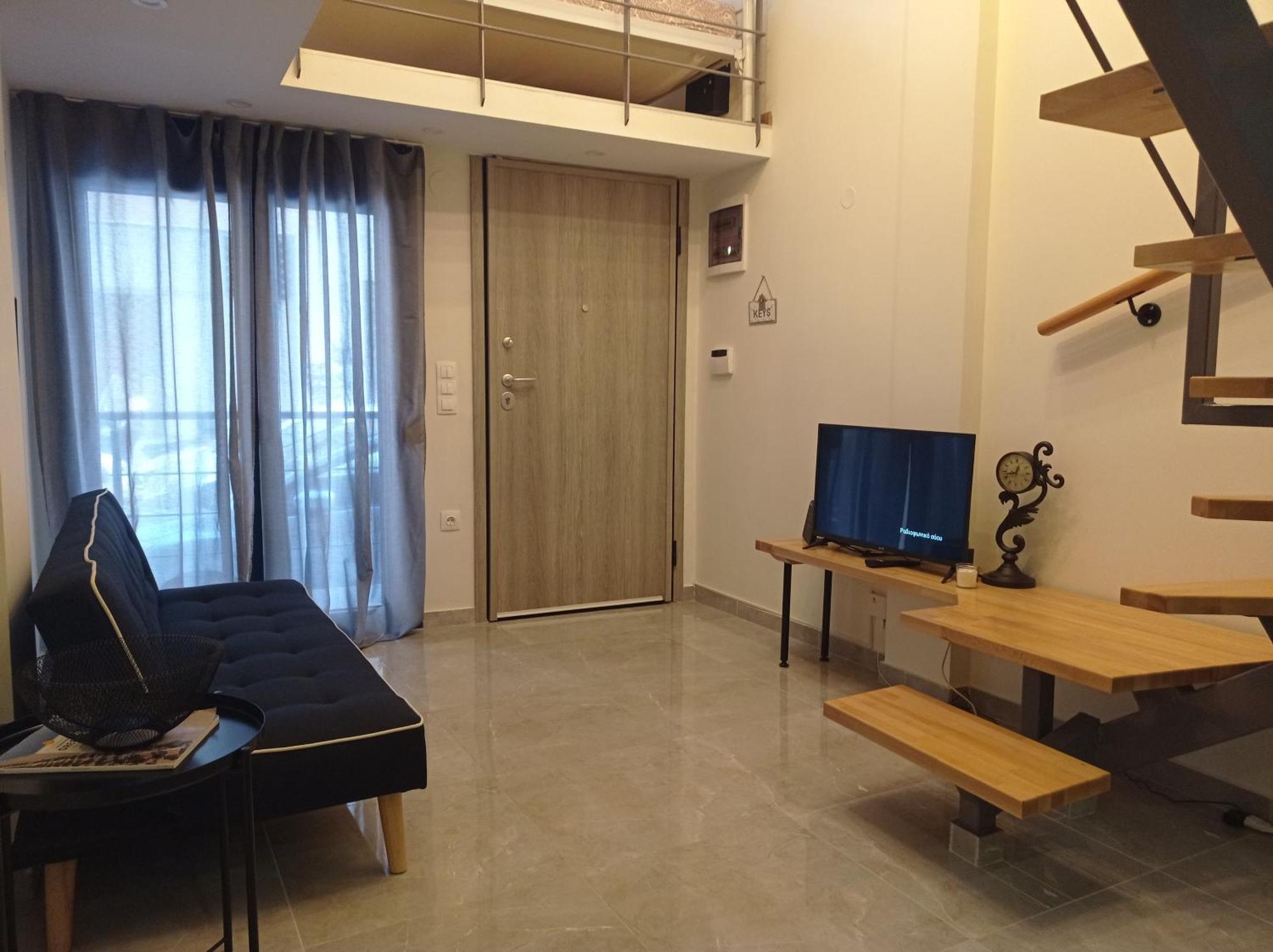 Minimal Two-Floor Apartment 塞萨洛尼基 外观 照片