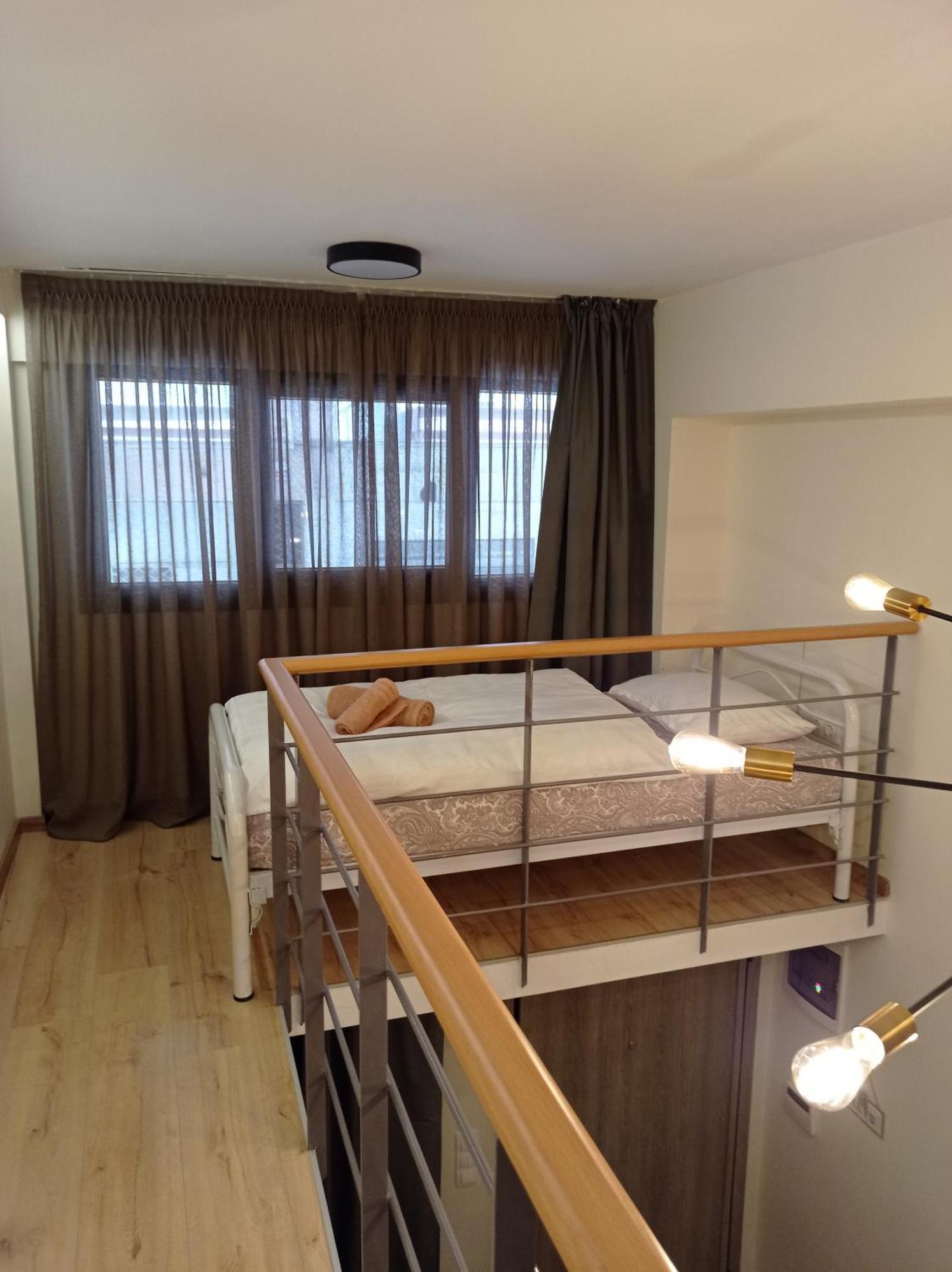Minimal Two-Floor Apartment 塞萨洛尼基 外观 照片