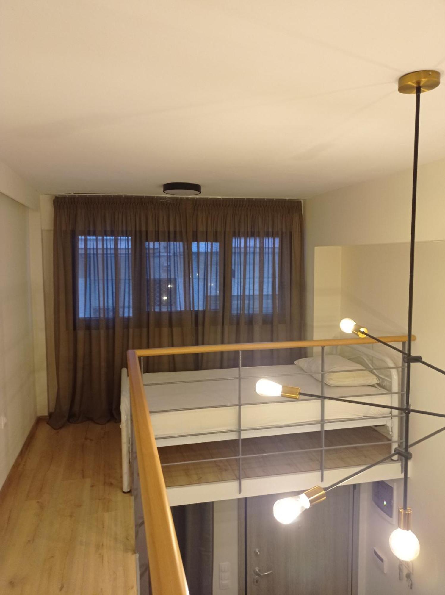 Minimal Two-Floor Apartment 塞萨洛尼基 外观 照片